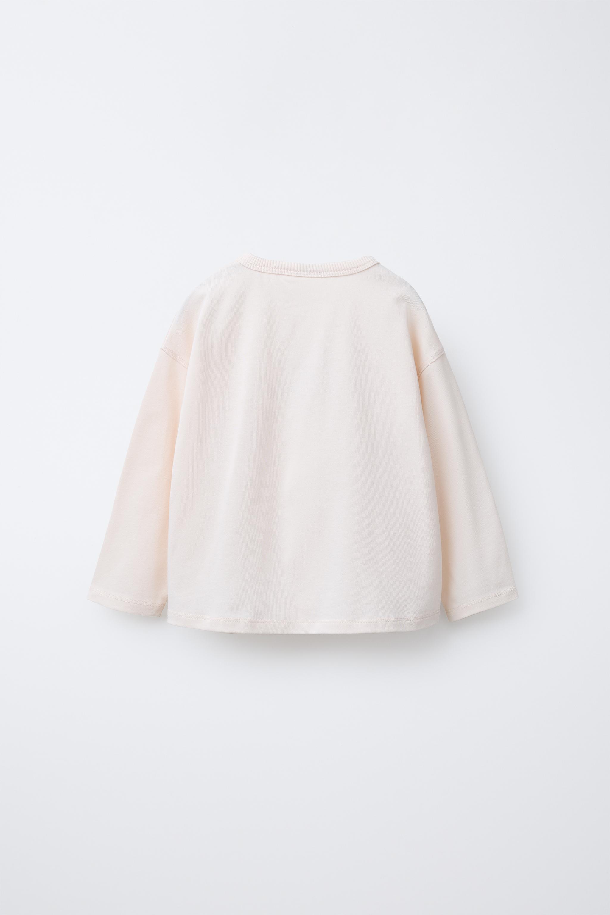 T-SHIRT AVEC DÉTAIL BRODÉ